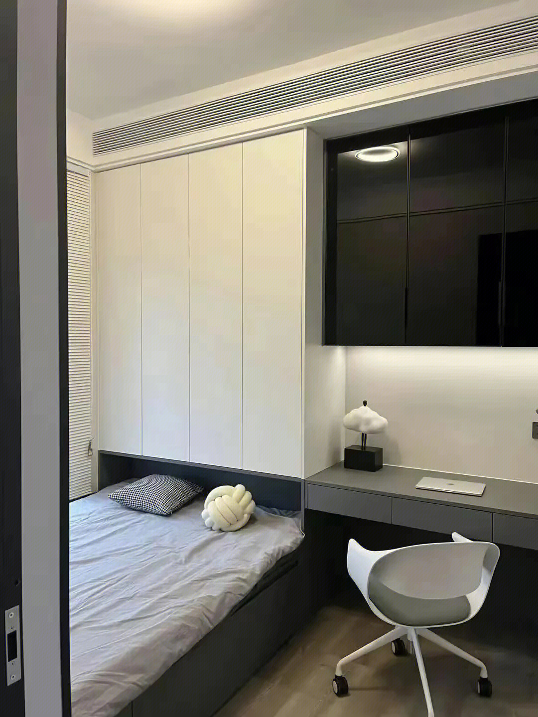 小户型必看：榻榻米把 “睡、学、囤” 揉进 10㎡里