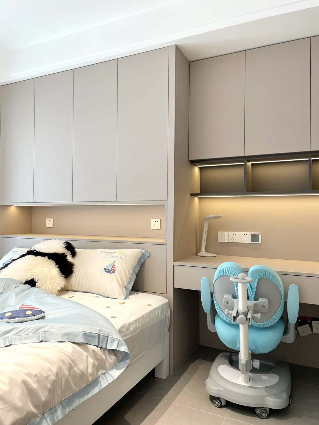 小户型必看：榻榻米把 “睡、学、囤” 揉进 10㎡里